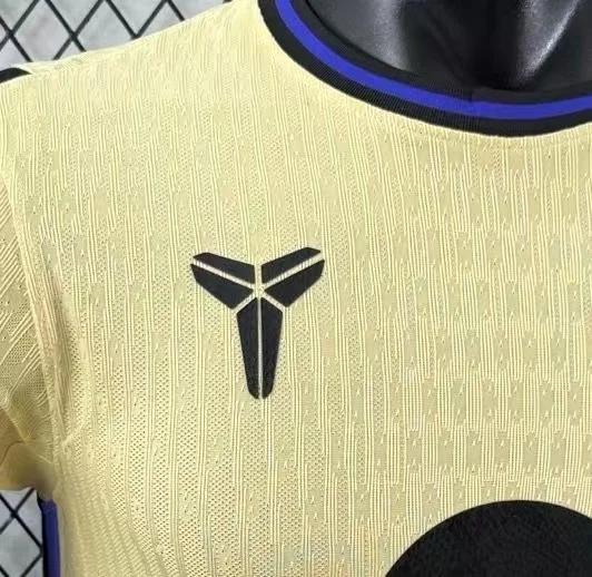 25 - 26 - Barcelona - Profesyonel Deplasman Forması