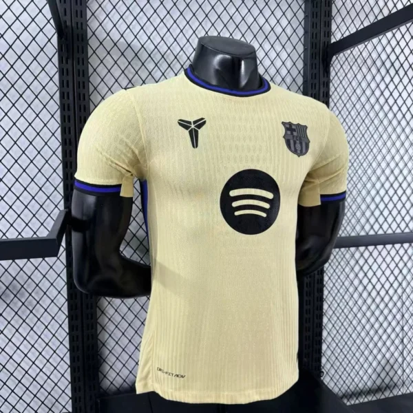 25 - 26 - Barcelona - Profesyonel Deplasman Forması