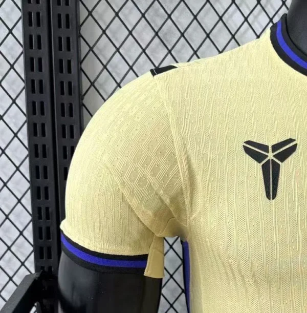 25 - 26 - Barcelona - Profesyonel Deplasman Forması