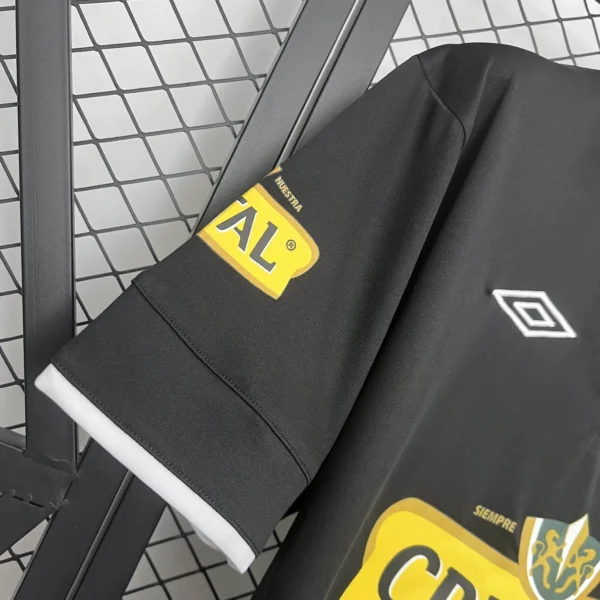 13 - 14 - Colo Colo - Retro Deplasman Forması