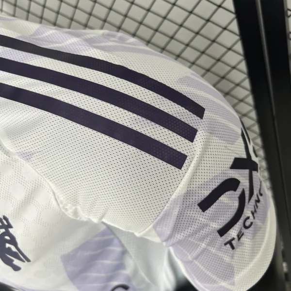 25 - 26 - Manchester United - Profesyonel Deplasman Forması