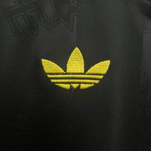 25 - 26 - Manchester United - Alternatif Forması