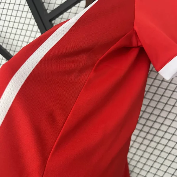 17 - 18 - Bayern Munich - Retro İç Saha Forması