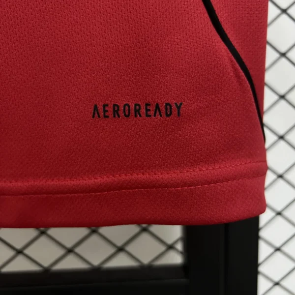 25 - 26 - Manchester United - İç Saha Forması