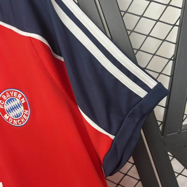 00 - 01 - Bayern Munich - Retro İç Saha Forması