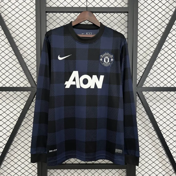 13 - 14 - Manchester United - Retro Uzun Kollu Forma