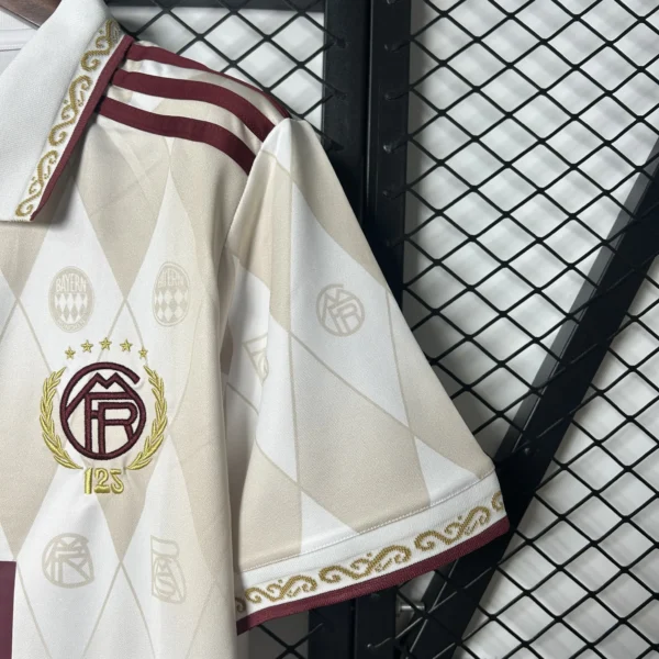 25 - 26 - Bayern Munich - Trefoil Özel  Forma