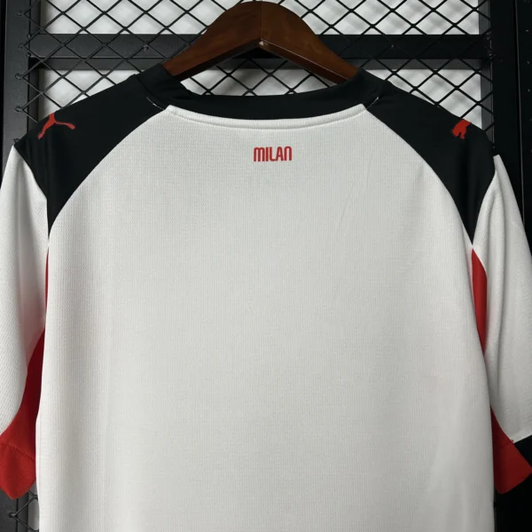 25 - 26 - AC Milan - Deplasman Forması