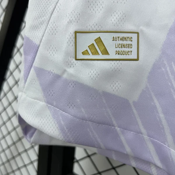 25 - 26 - Manchester United - Deplasman Forması