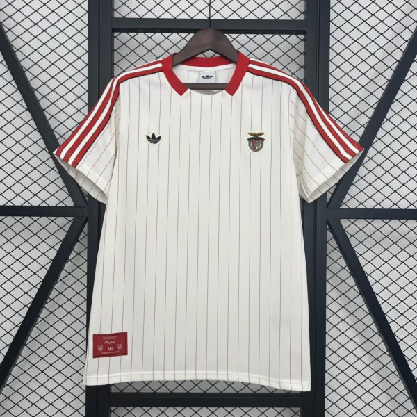 25 - 26 - Benfica - Retro Özel Versiyon Forma