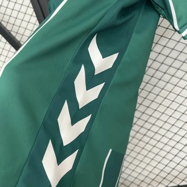 25 - 26 - Werder Bremen - İç Saha Forması